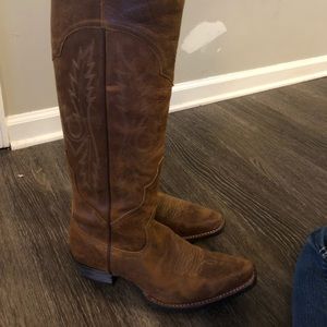 Women’s size 9 ariat knee high boots